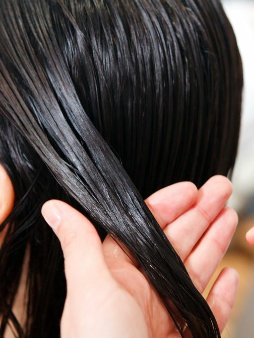 Routine capillaire : Les étapes essentielles pour des cheveux éclatants