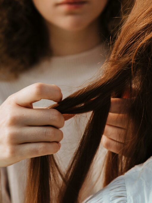 Soin capillaire cheveux : la clé des boucles divines