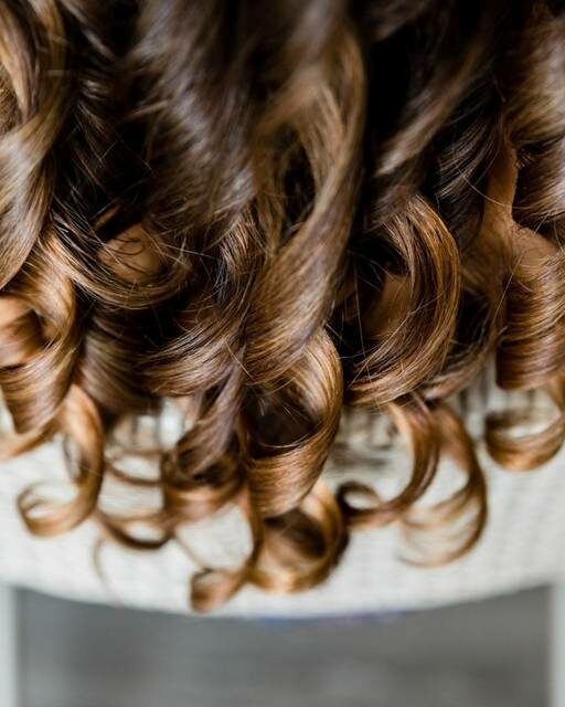 Soin de Cheveux Bouclés: Astuces et Conseils pour des Boucles Parfaites